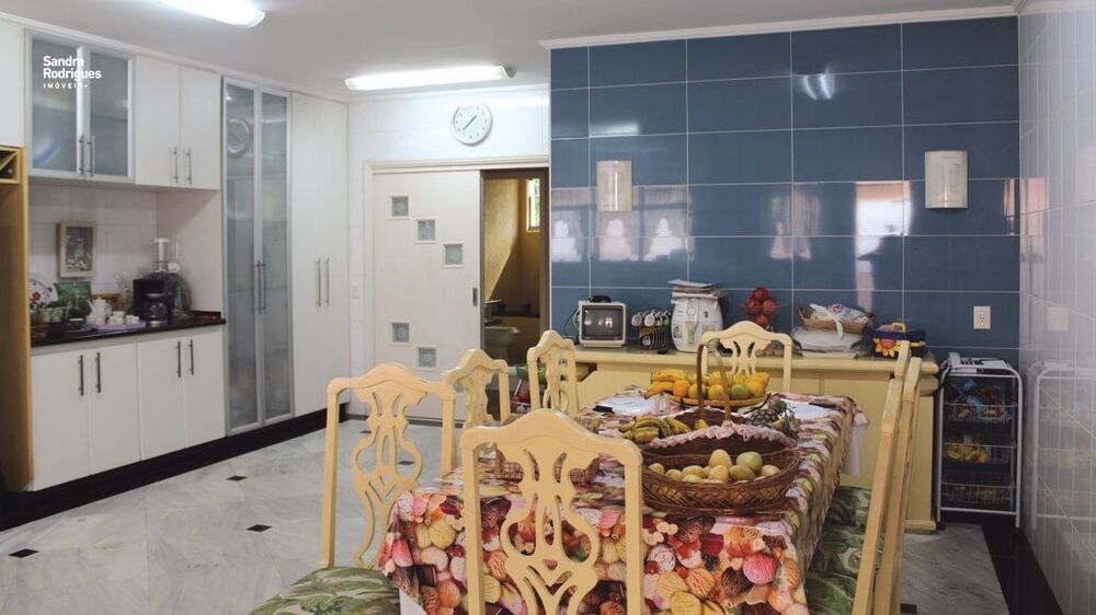 Casa de Condomínio à venda com 4 quartos, 750m² - Foto 2