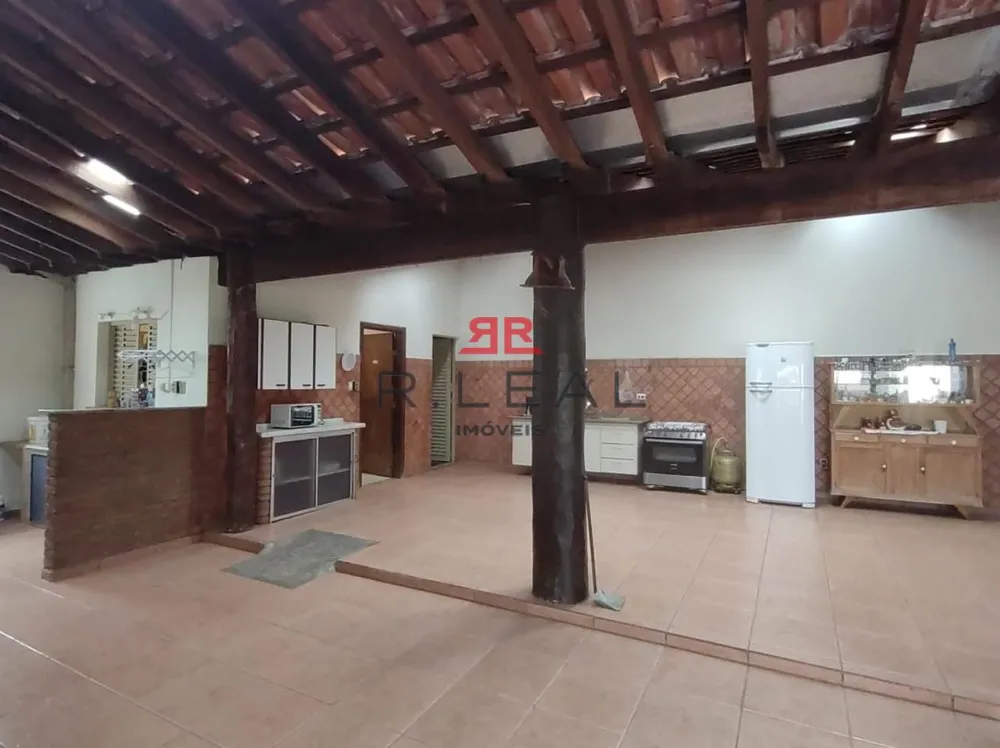 Casa, 2 quartos, 200 m² - Foto 1