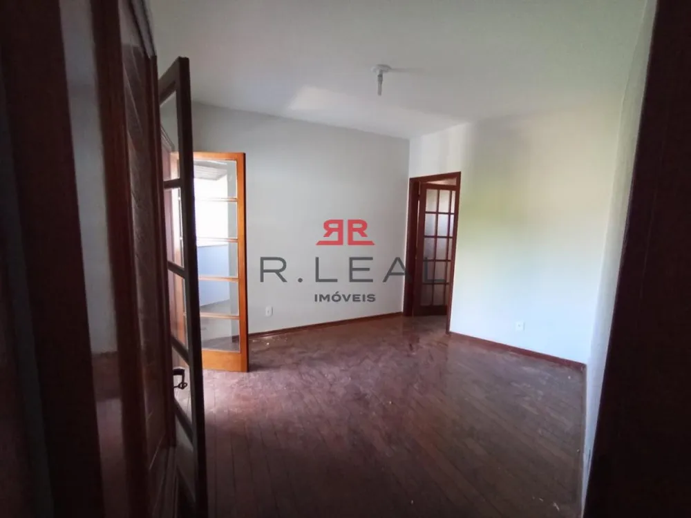 Casa, 5 quartos, 189 m² - Foto 1