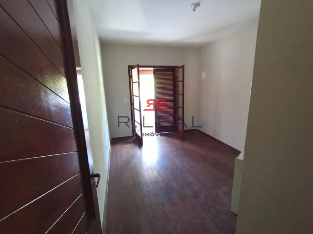 Casa, 5 quartos, 189 m² - Foto 2