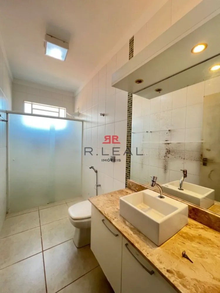 Casa, 3 quartos, 242 m² - Foto 3