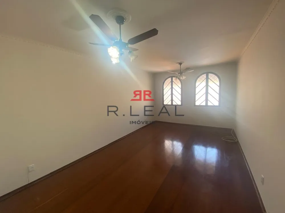 Casa, 3 quartos, 246 m² - Foto 4