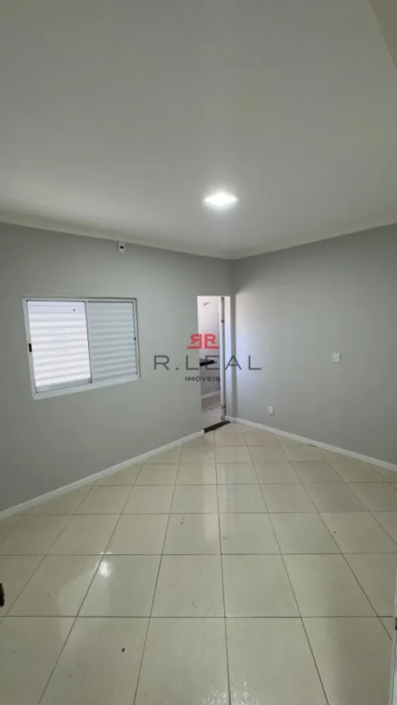Casa, 4 quartos, 235 m² - Foto 1