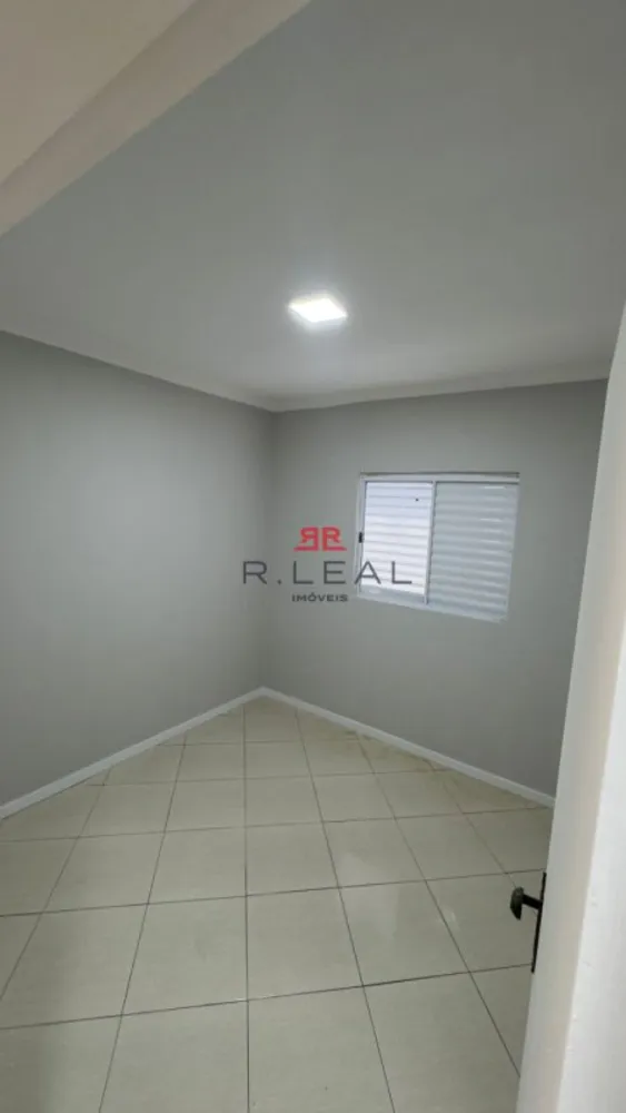 Casa, 4 quartos, 235 m² - Foto 2
