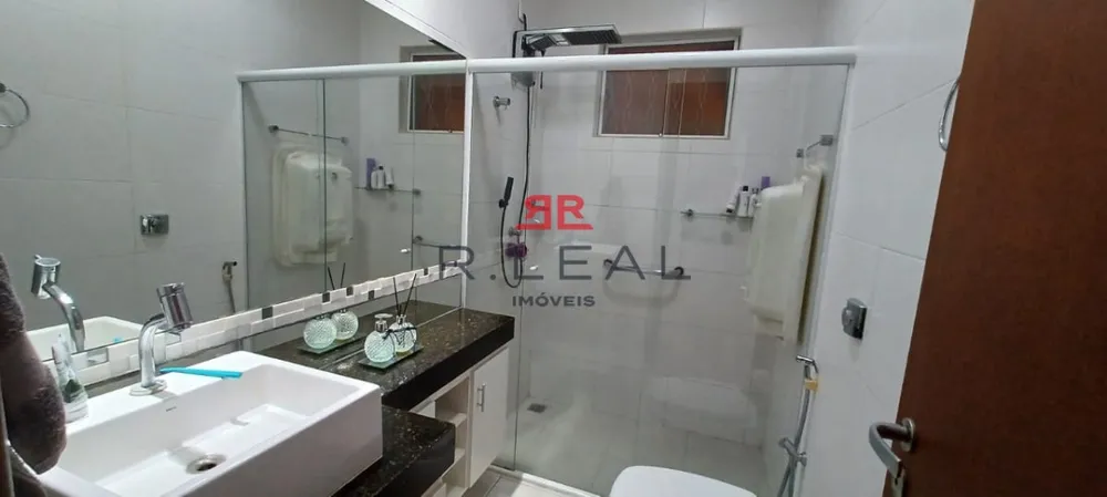 Casa, 3 quartos, 272 m² - Foto 1