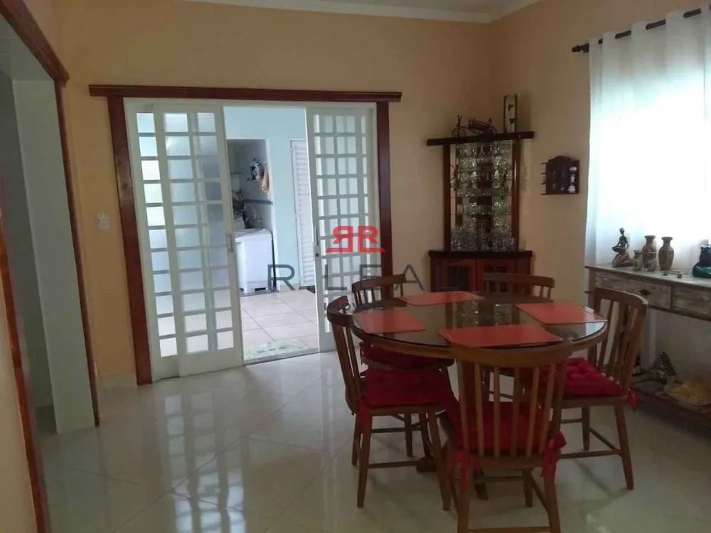 Casa, 3 quartos, 250 m² - Foto 3