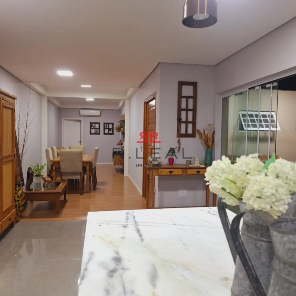 Casa, 3 quartos, 183 m² - Foto 4