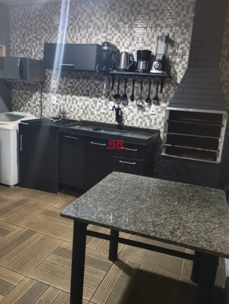 Casa, 3 quartos, 211 m² - Foto 2