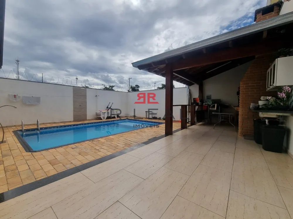Casa, 3 quartos, 177 m² - Foto 2