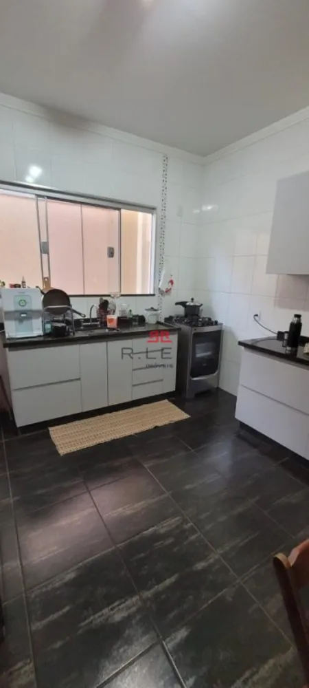 Casa, 3 quartos, 209 m² - Foto 2