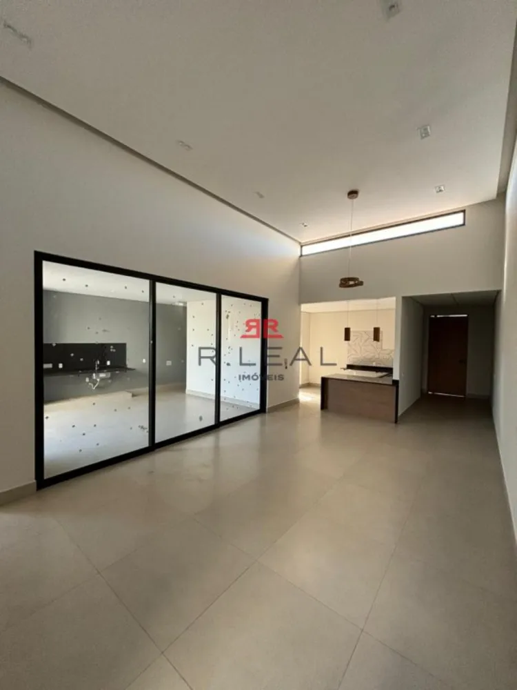 Casa, 3 quartos, 245 m² - Foto 1