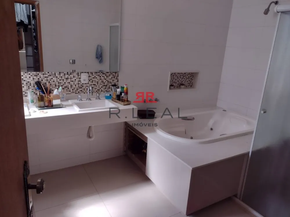 Casa, 3 quartos, 234 m² - Foto 1
