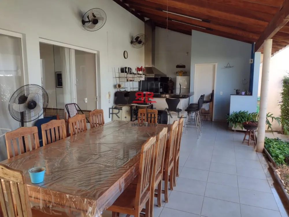 Casa, 3 quartos, 234 m² - Foto 1