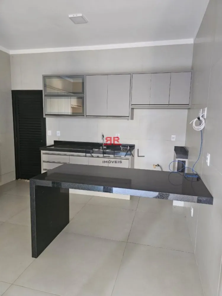Casa, 3 quartos, 220 m² - Foto 3