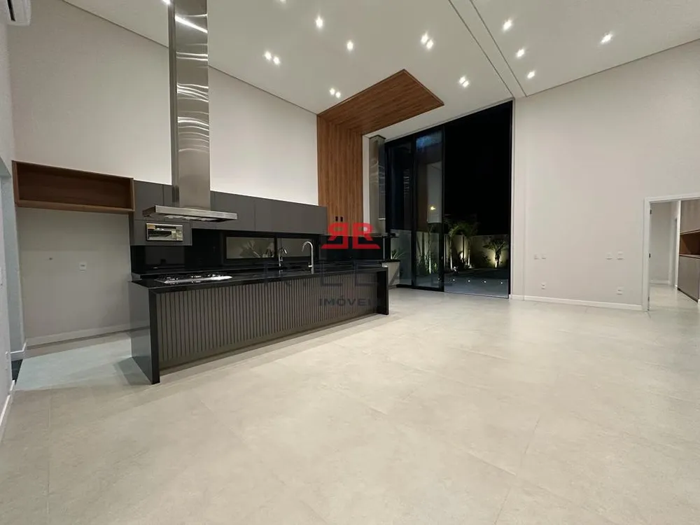 Casa, 3 quartos, 252 m² - Foto 4