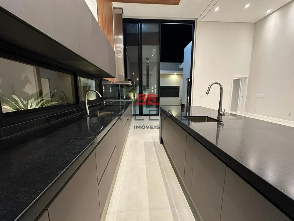 Casa, 3 quartos, 252 m² - Foto 1