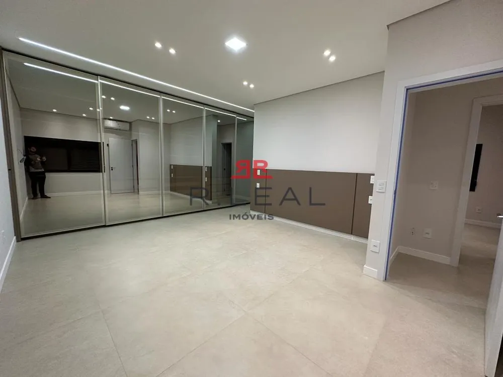 Casa, 3 quartos, 252 m² - Foto 8
