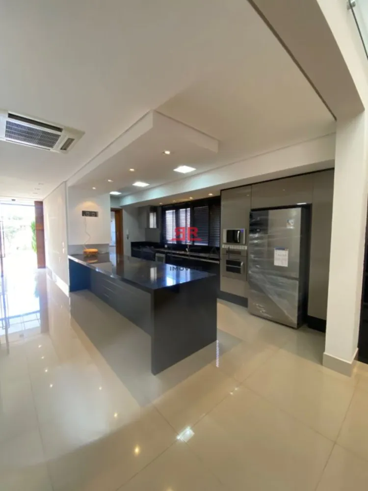 Sobrado, 3 quartos, 358 m² - Foto 1
