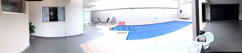 Casa, 3 quartos, 210 m² - Foto 2