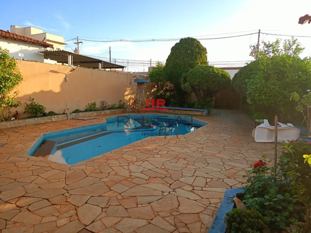 Casa, 3 quartos, 310 m² - Foto 1