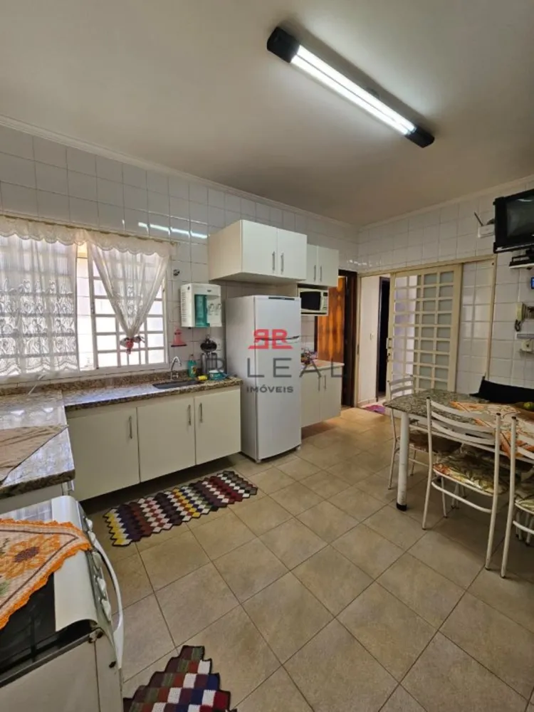 Casa, 3 quartos, 205 m² - Foto 2