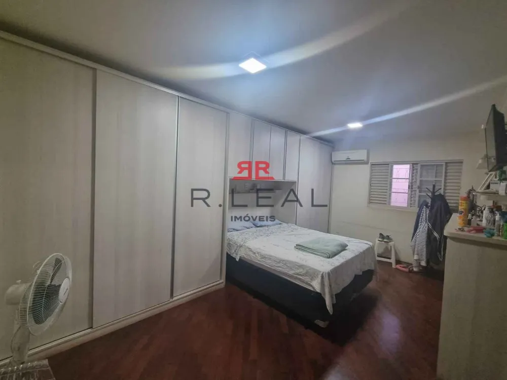 Casa, 3 quartos, 272 m² - Foto 1