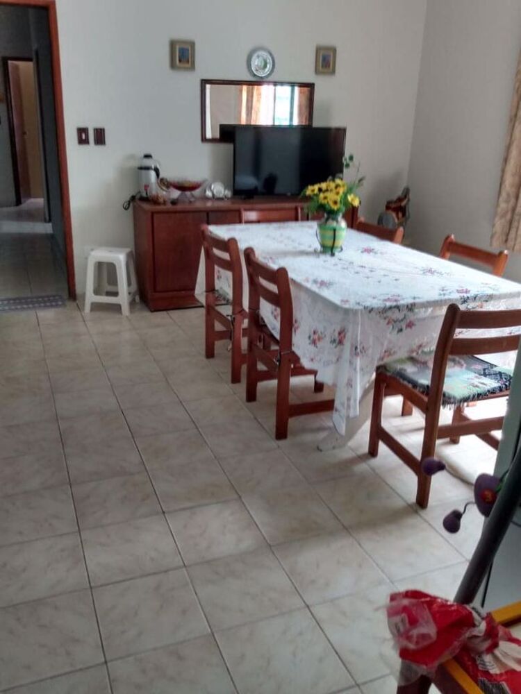 Casa, 5 quartos, 200 m² - Foto 1