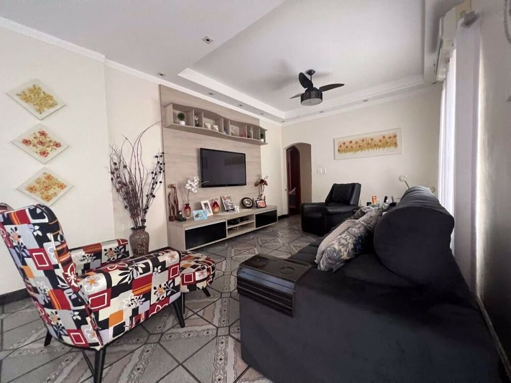 Casa, 6 quartos, 302 m² - Foto 1