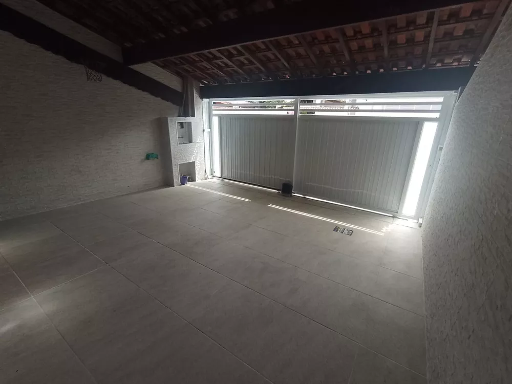 Casa à venda com 2 quartos, 1m² - Foto 1