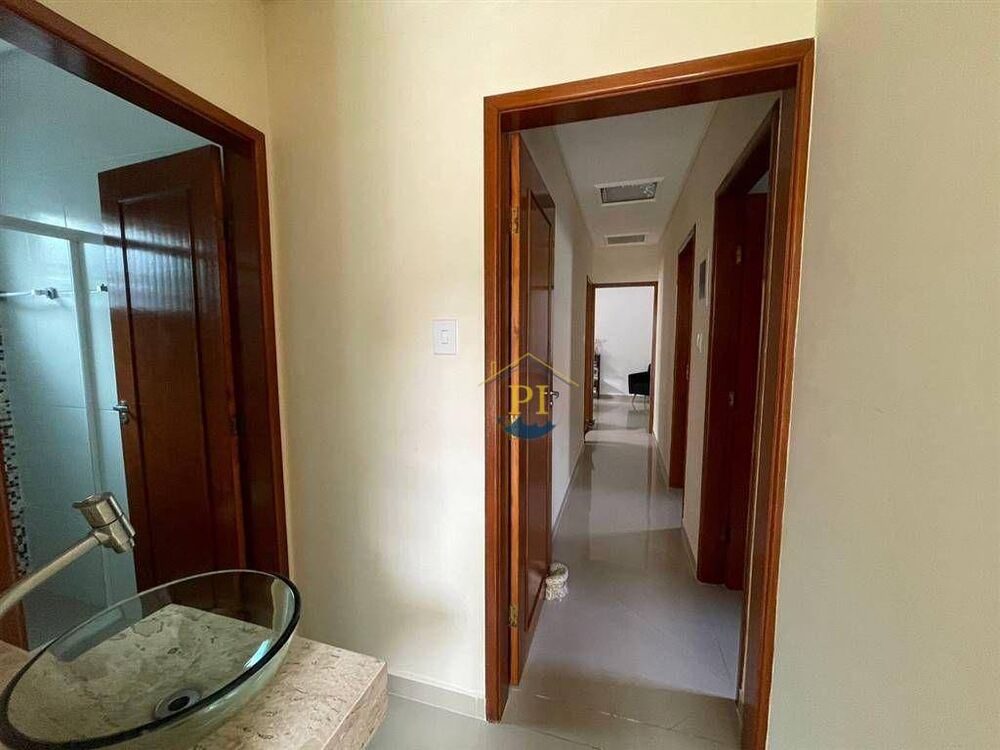 Casa, 4 quartos, 223 m² - Foto 1