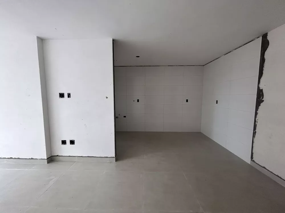 Apartamento à venda com 2 quartos, 79m² - Foto 4