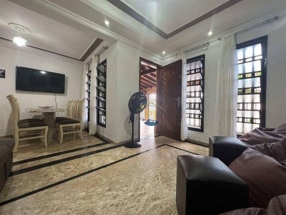 Casa, 3 quartos, 250 m² - Foto 2