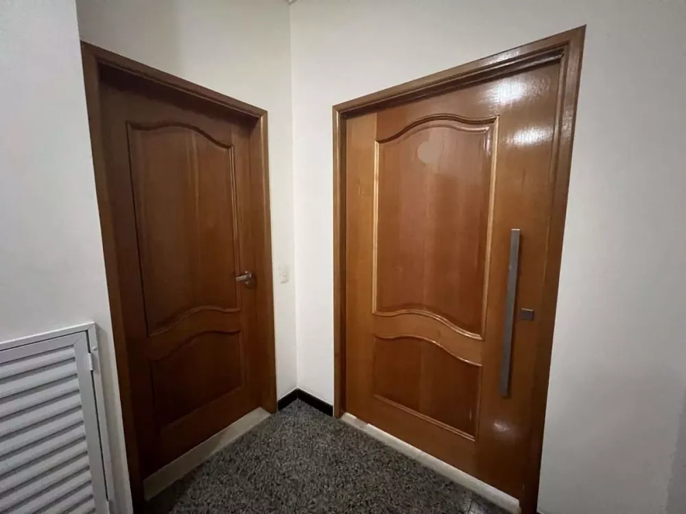 Apartamento à venda com 4 quartos, 205m² - Foto 1