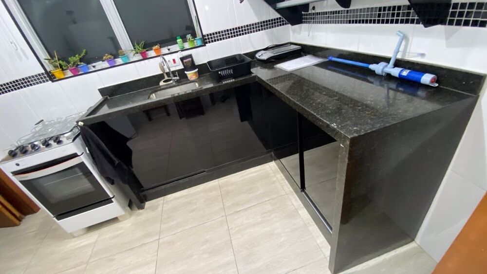Apartamento à venda com 2 quartos, 70m² - Foto 2