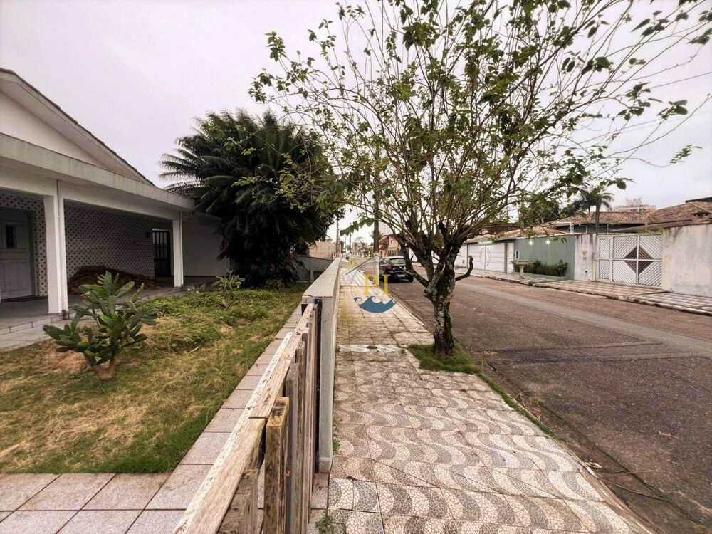 Casa, 4 quartos, 199 m² - Foto 1