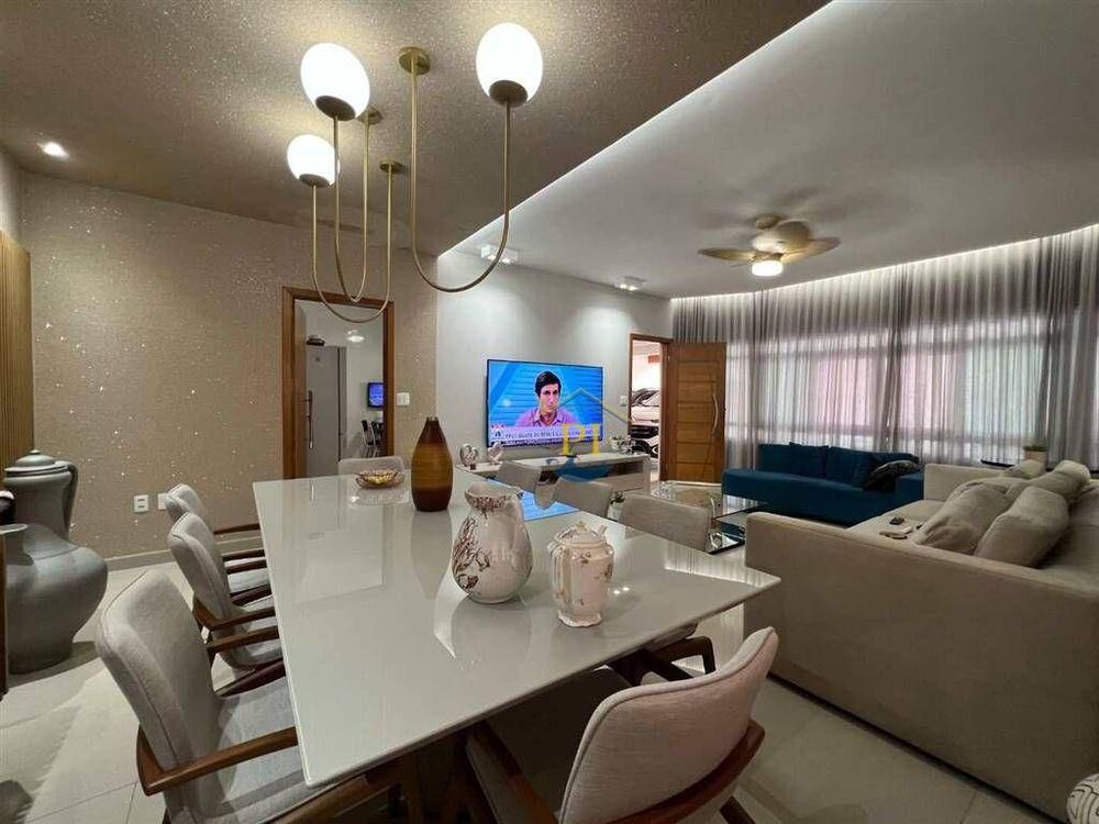 Casa, 3 quartos, 200 m² - Foto 1