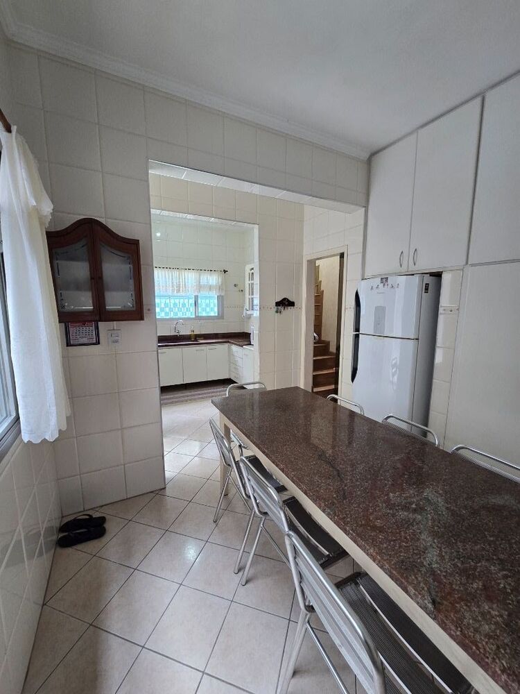 Casa, 4 quartos, 220 m² - Foto 1