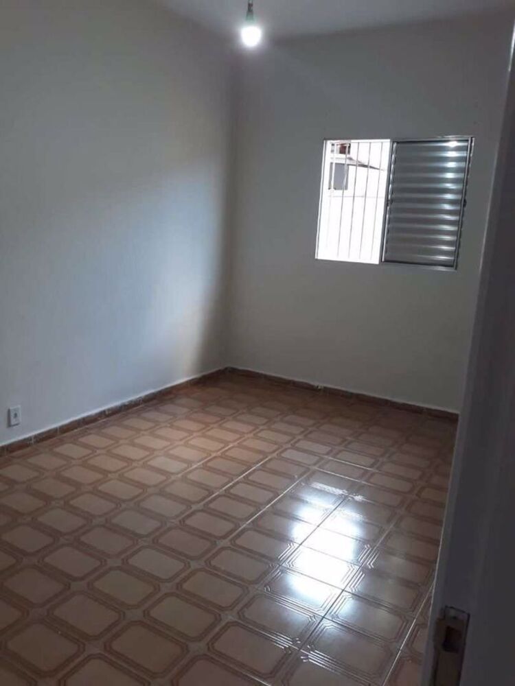 Casa para alugar com 2 quartos, 95m² - Foto 5