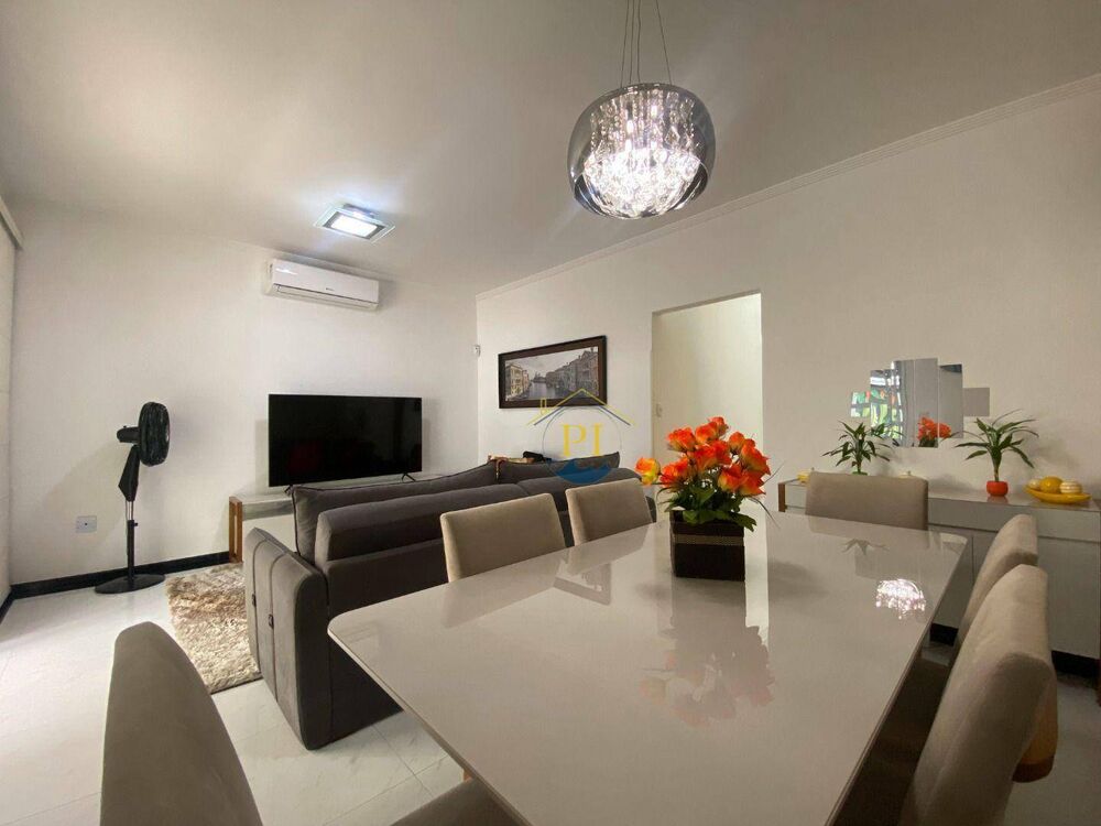 Casa, 3 quartos, 228 m² - Foto 1