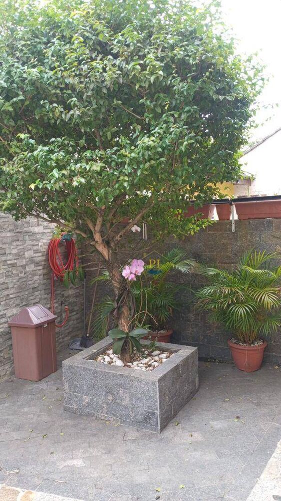 Casa, 5 quartos, 210 m² - Foto 1