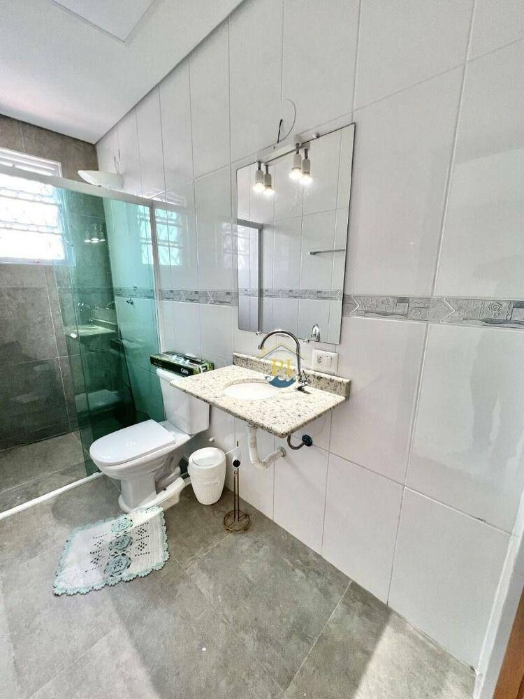 Sobrado, 3 quartos, 219 m² - Foto 1
