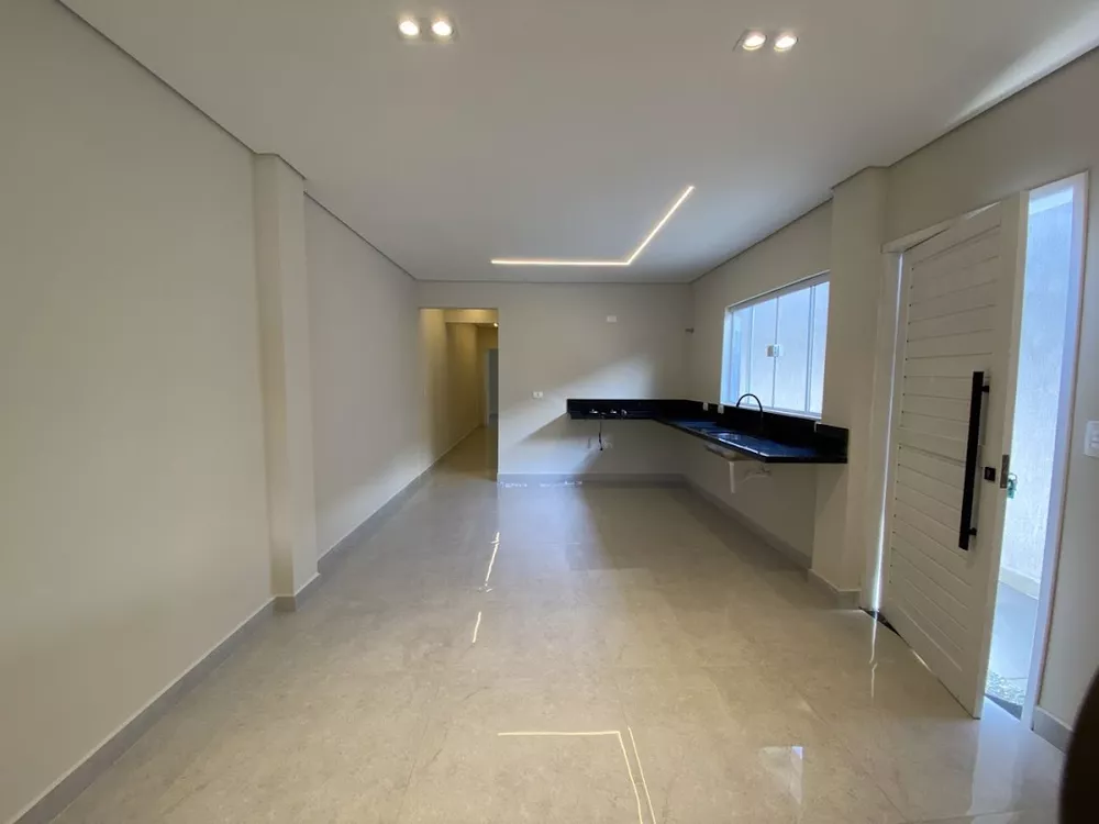 Casa à venda com 2 quartos, 69m² - Foto 3