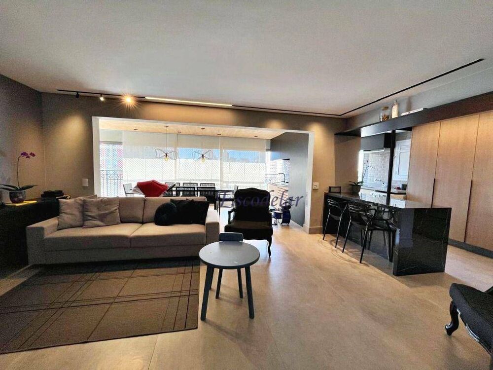 Apartamento, 3 quartos, 137 m² - Foto 2
