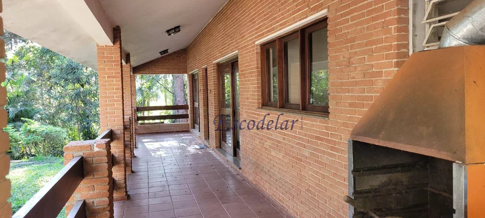 Casa à venda com 3 quartos, 250m² - Foto 2