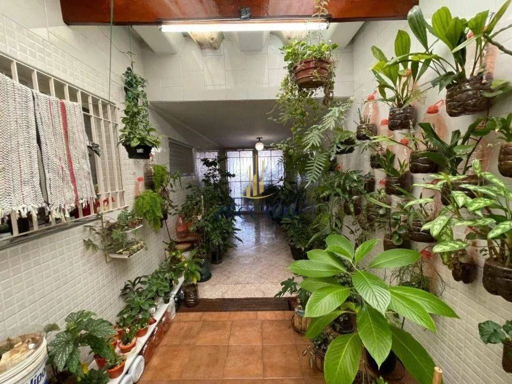 Sobrado à venda com 2 quartos, 188m² - Foto 1