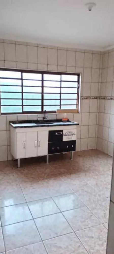 Sobrado à venda com 6 quartos, 256m² - Foto 2