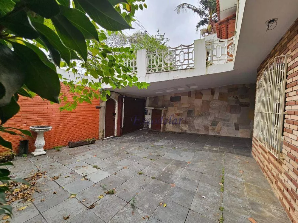 Sobrado à venda com 3 quartos, 300m² - Foto 1