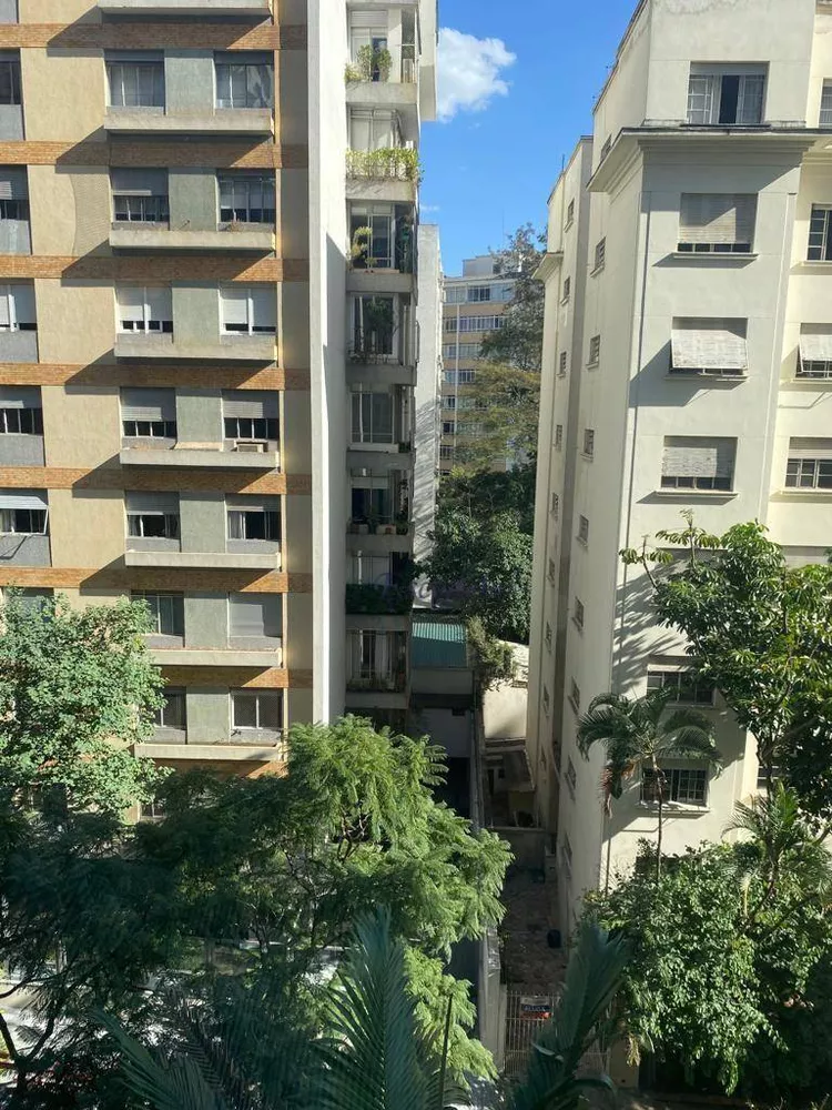 Apartamento à venda com 3 quartos, 211m² - Foto 2