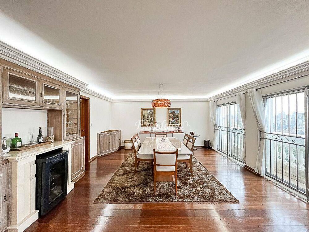 Apartamento, 3 quartos, 200 m² - Foto 1