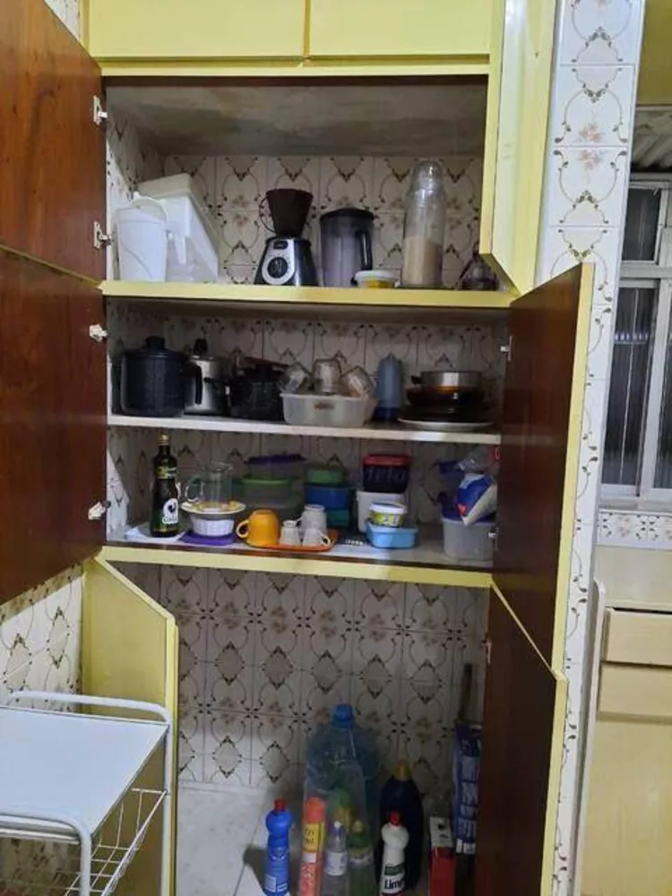 Apartamento à venda com 2 quartos, 75m² - Foto 2